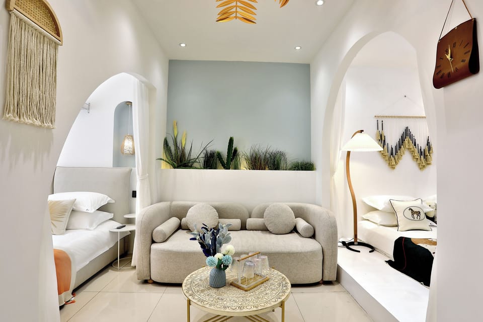 Family Twin Room | In-room dining