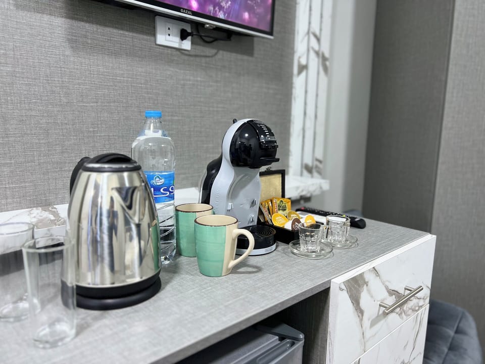 Iron/ironing board, WiFi (free)