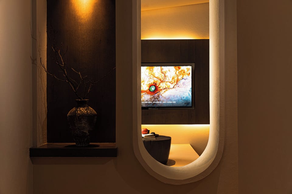Classic Double Room | Desk, laptop workspace, blackout drapes, soundproofing