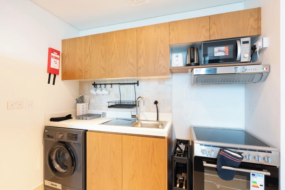 Electric kettle, toaster