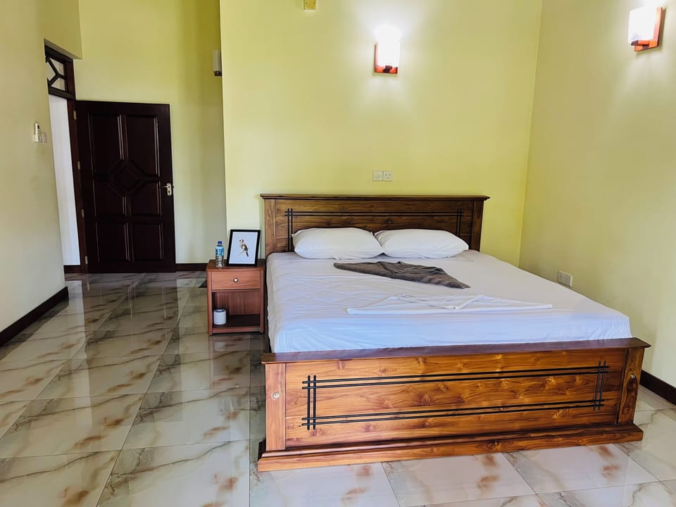 Deluxe Double Room, 1 Bedroom, Balcony, Garden View | Iron/ironing board, free WiFi