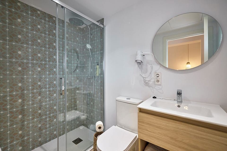 Standard Double or Twin Room | Bathroom | Shower, hair dryer, towels, soap