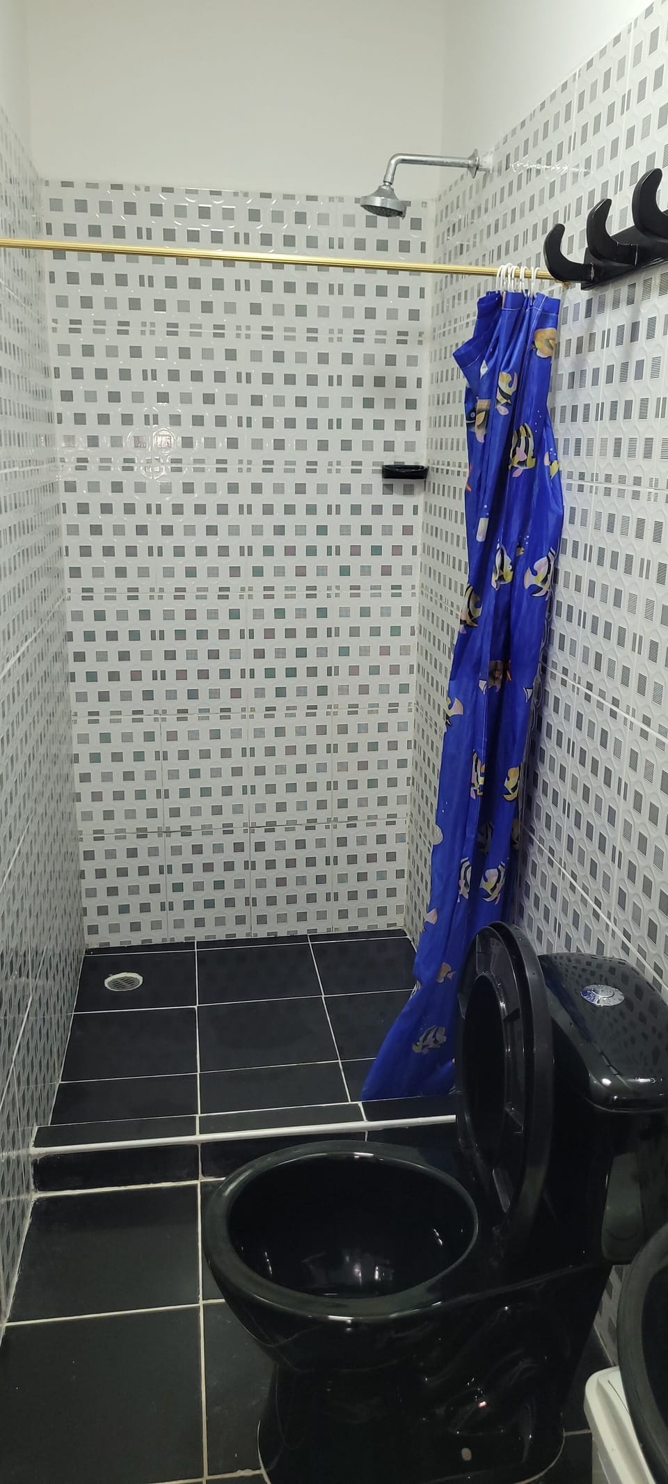 Classic Shared Dormitory | Bathroom | Shower, towels, soap, toilet paper