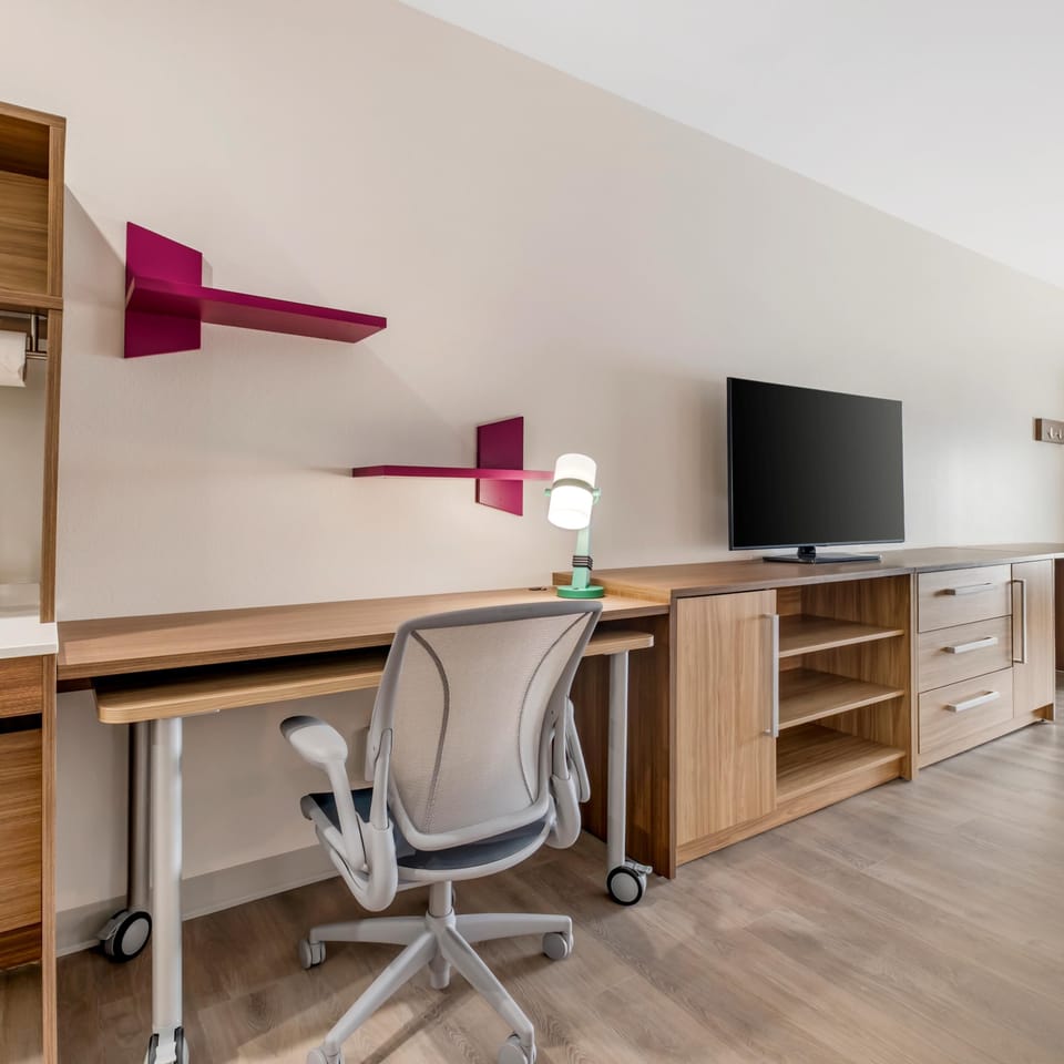 Iron/ironing board, free WiFi