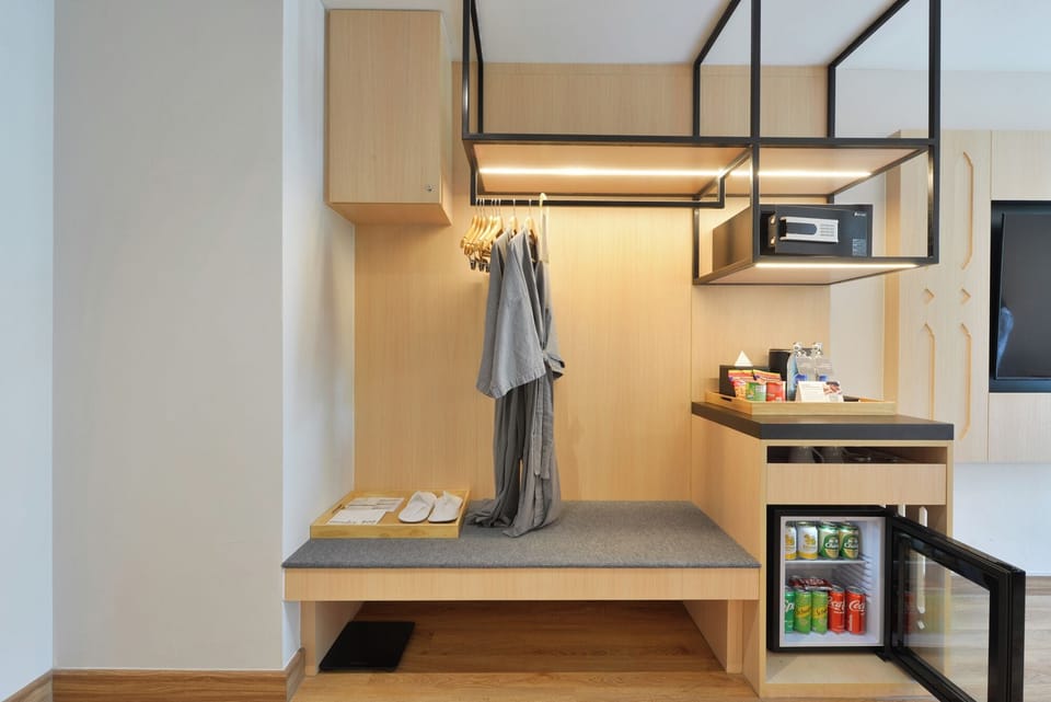 Deluxe Room, 1 King Bed, Balcony, City View | In-room safe, iron/ironing board, free WiFi