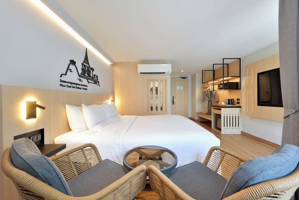 Deluxe Room, 1 King Bed, Balcony, City View | In-room safe, iron/ironing board, free WiFi