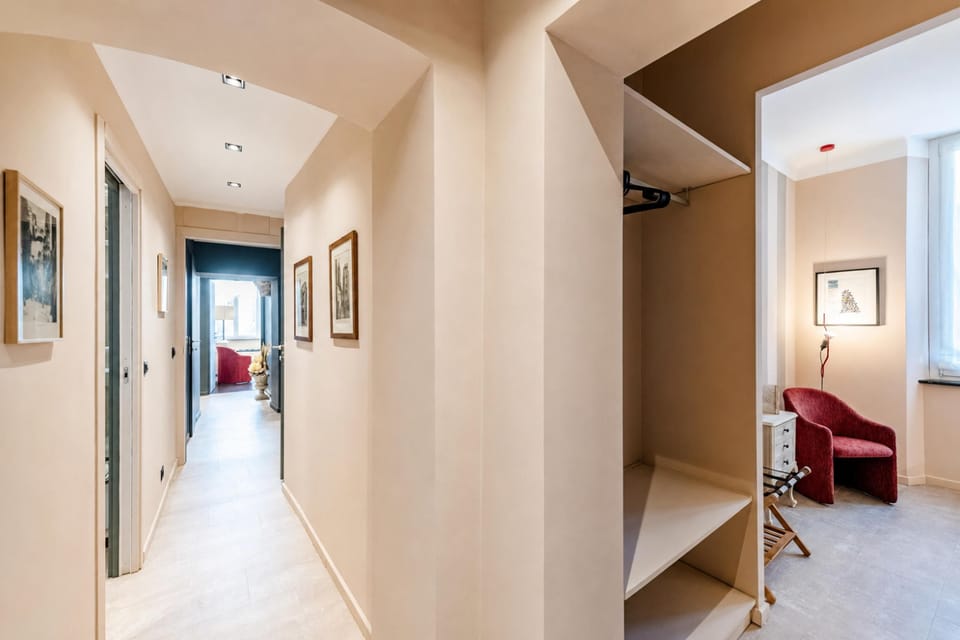 Standard Apartment, 4 Bedrooms, Air conditioning, Sea Facing (Precious House Genova Porto Antico) | Interior