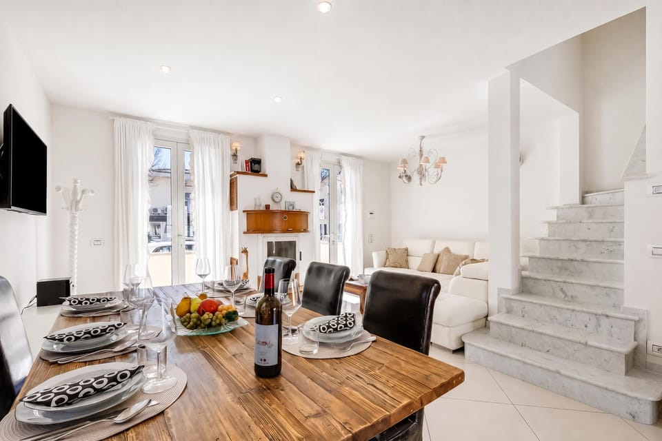 Family House, 3 Bedrooms, 2 Bathrooms (Casa Patino - Villa in Torre del Lago) | Dining