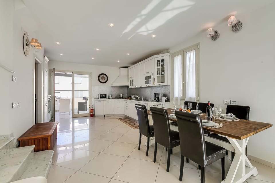 Family House, 3 Bedrooms, 2 Bathrooms (Casa Patino) | Private kitchen