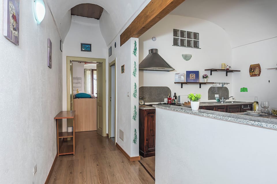 Standard Apartment, Multiple Bedrooms (Casa Simona) | Private kitchen | Fridge, microwave, stovetop, coffee/tea maker