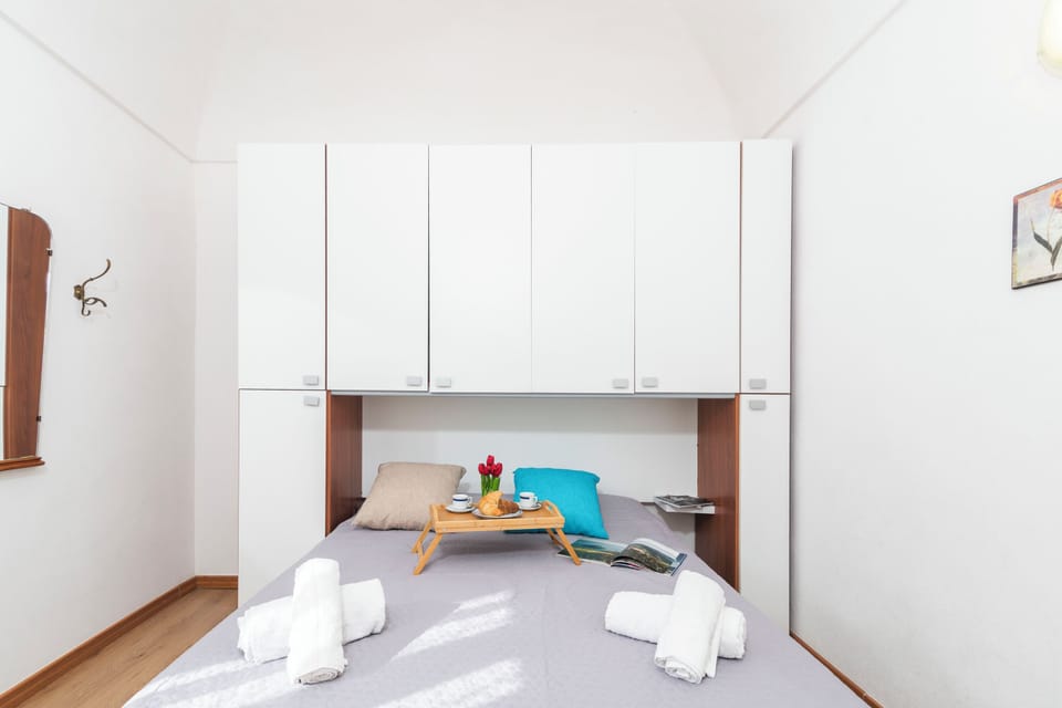 Standard Apartment, Multiple Bedrooms (Casa Simona) | 1 bedroom, iron/ironing board, WiFi, bed sheets