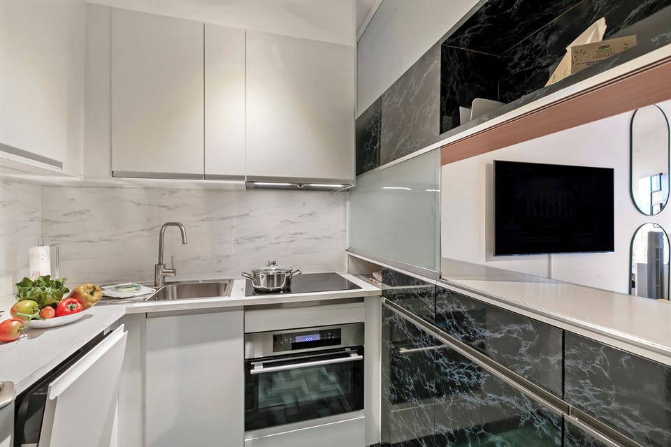 Standard Studio, Mountain View, Lakeside (La Perla Sul Lago) | Private kitchen | Fridge, microwave, oven, stovetop