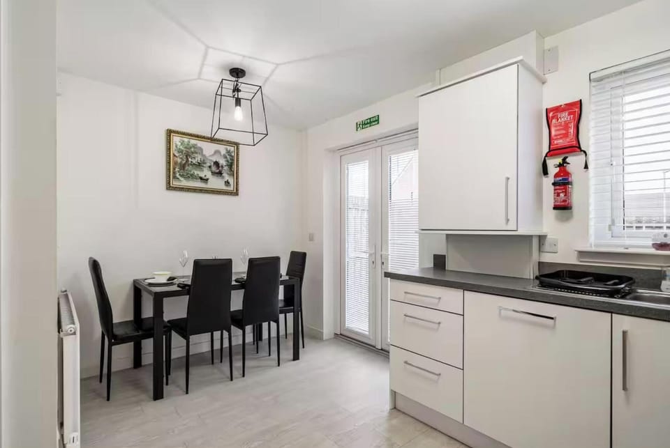 House, 3 Bedrooms, Smoking, Patio | Interior