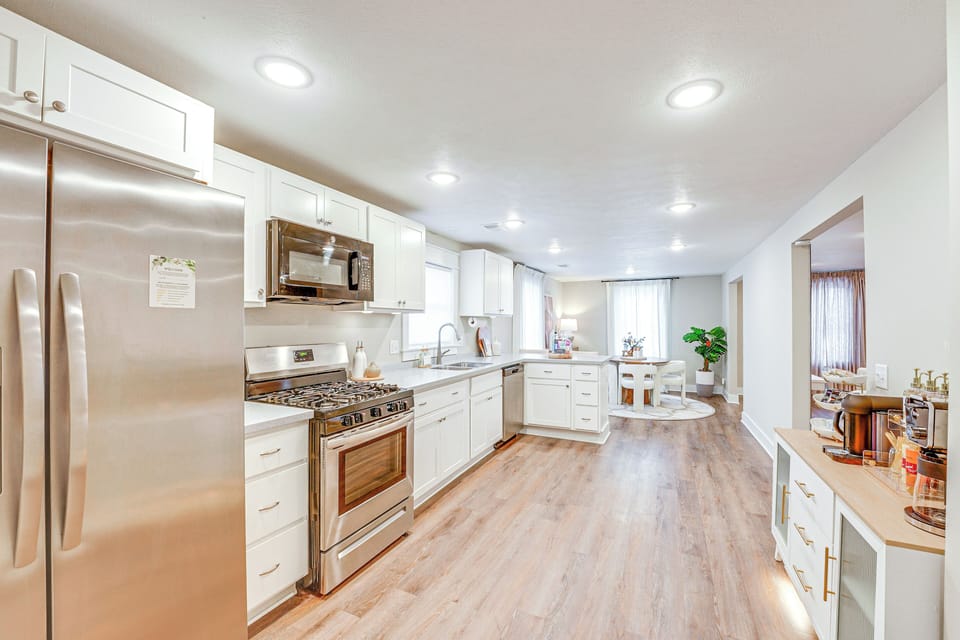 House (3 Bedrooms) | Interior