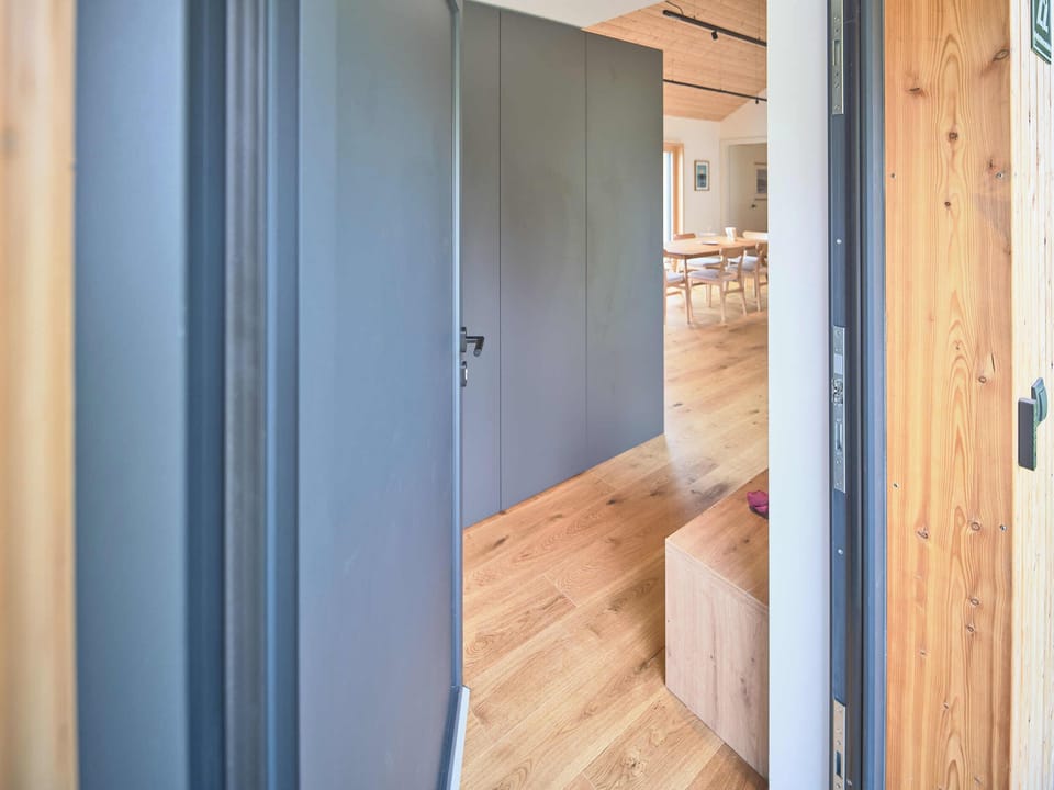 Comfort Chalet, 2 Bedrooms, Jetted Tub, Mountain View | Living area | Flat-screen TV, fireplace