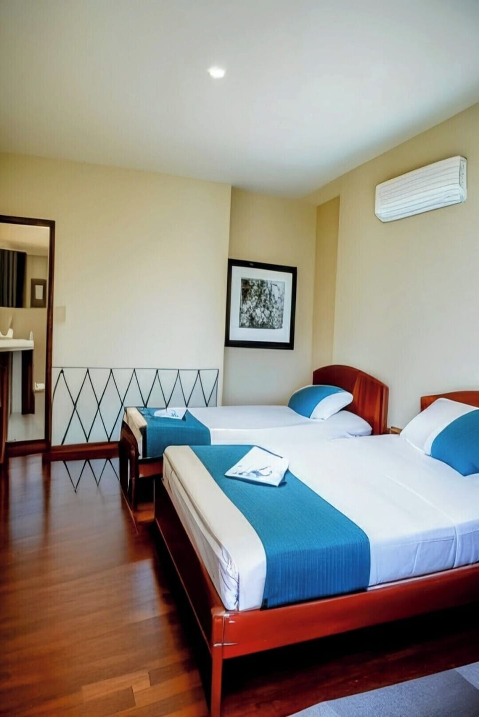 Economy Triple Room, Multiple Beds | Desk, free WiFi, bed sheets