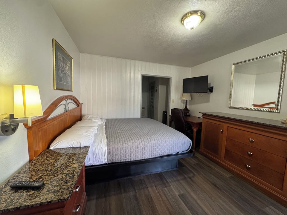 Desk, free WiFi, bed sheets