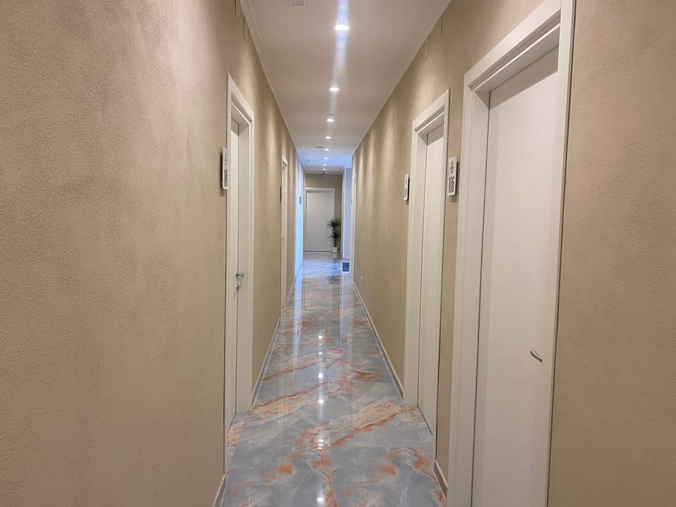 Classic Townhome, Smoking | Blackout drapes, soundproofing, WiFi (free)