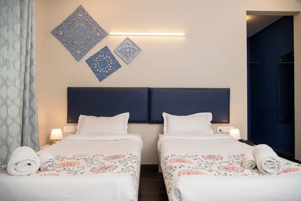 Premier Double or Twin Room, Balcony | Premium bedding, in-room safe, individually decorated