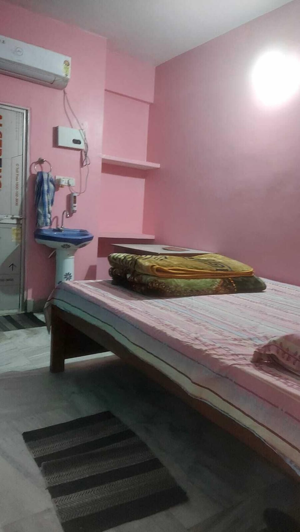 Standard Room | Iron/ironing board