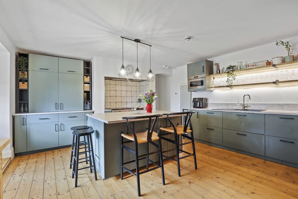 House | Private kitchen | Coffee/tea maker, highchair