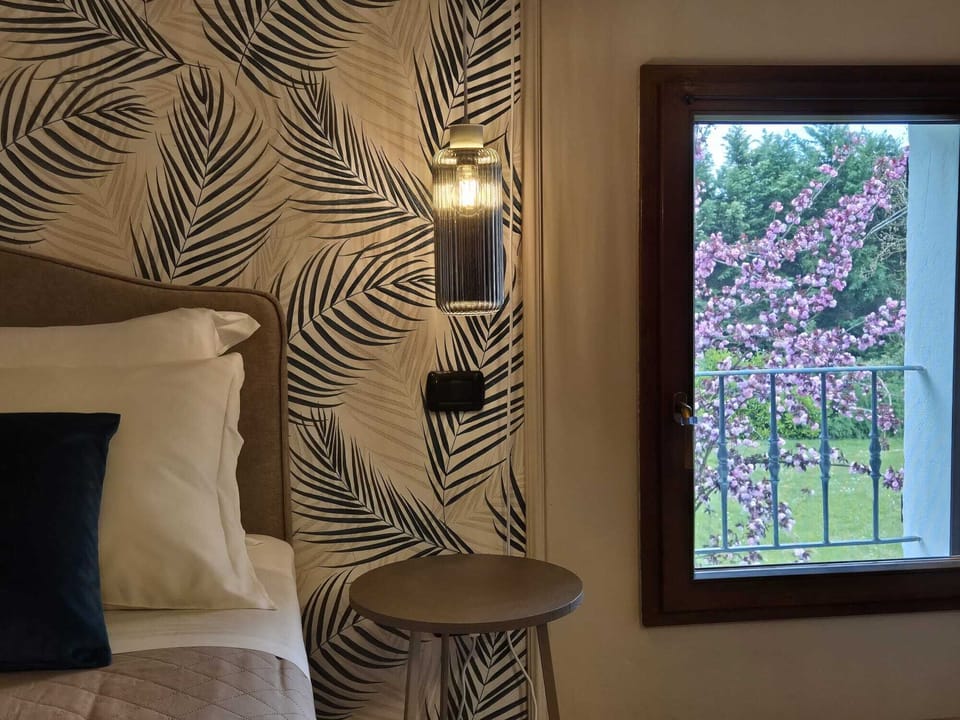 Superior Room | Free minibar, in-room safe, desk, laptop workspace