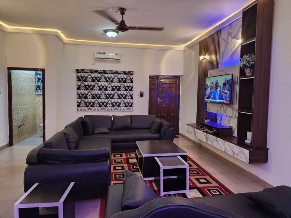 Apartment, 2 Bedrooms, Smoking, Balcony | Living room