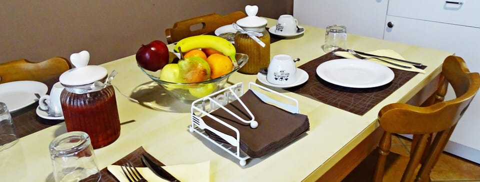 Free daily self-serve breakfast