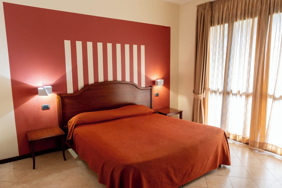 Desk, laptop workspace, free WiFi