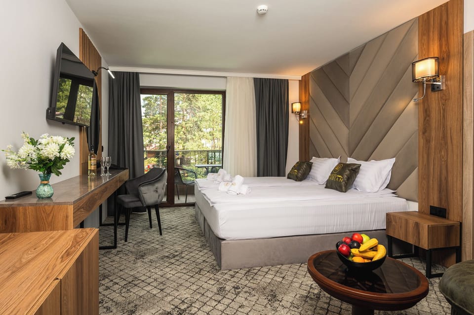 Deluxe Double Room, Balcony, Lake View | Desk, laptop workspace, free WiFi