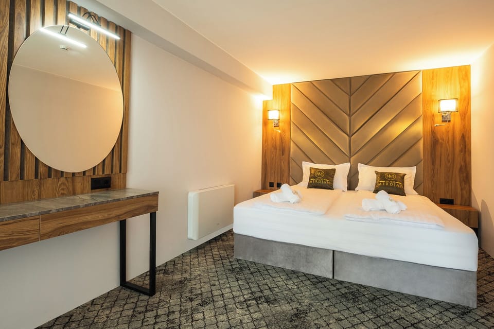 Family Double or Twin Room, Balcony, Lake View | Desk, laptop workspace, free WiFi