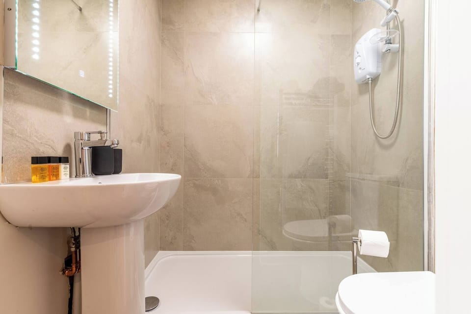 Aurum 6 - Chic 1BR Stay by DMU & City Centre Apartment in Leicester