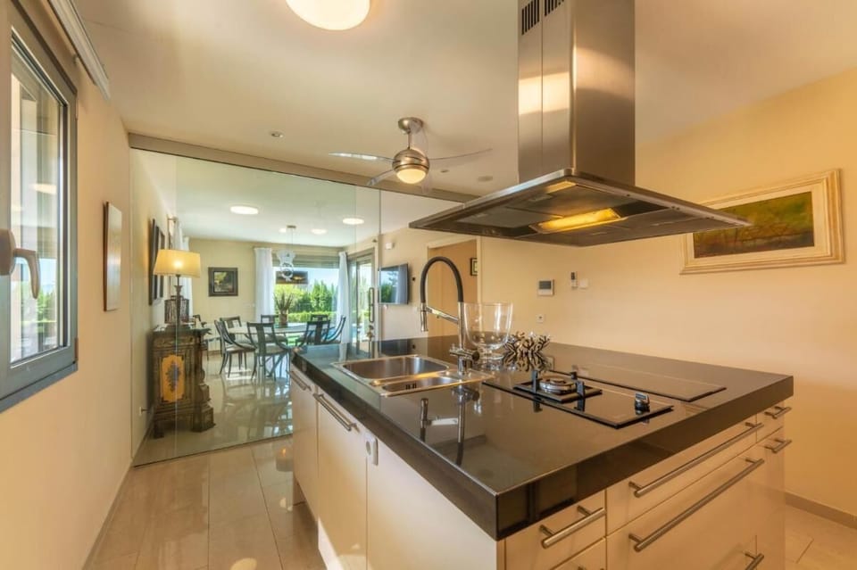 Villa, 4 Bedrooms, Private Pool, Garden View | Private kitchen