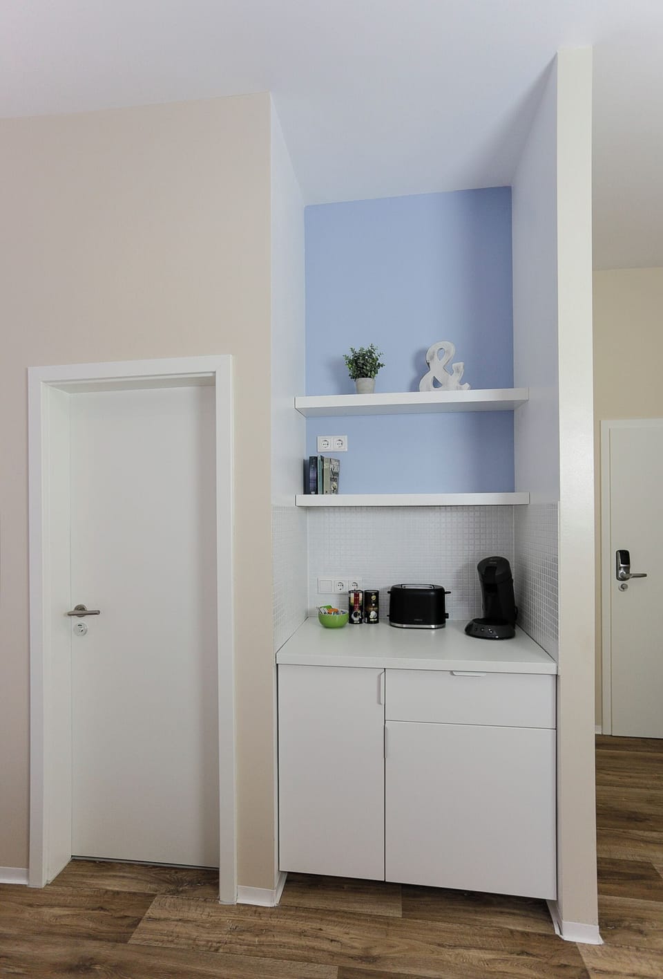 Classic Double Room, Non Smoking | Desk, iron/ironing board, free WiFi