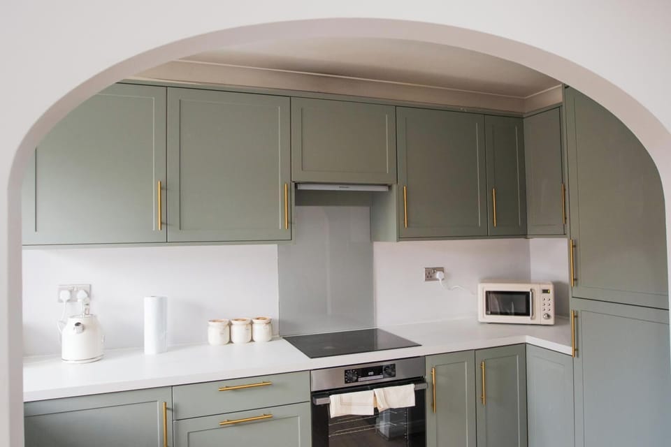 Apartment | Private kitchen | Fridge, microwave, oven, stovetop