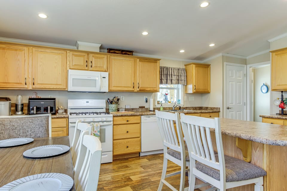 House (2 Bedrooms) | Interior