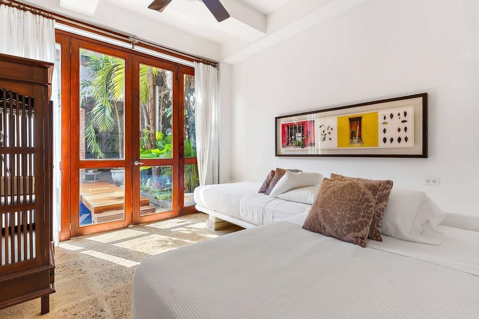 Deluxe House, Courtyard View | 5 bedrooms, in-room safe, blackout drapes, soundproofing