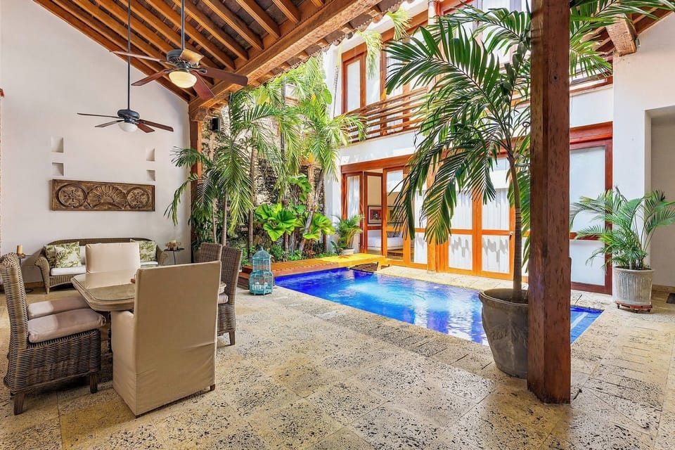 Outdoor pool, pool umbrellas, sun loungers