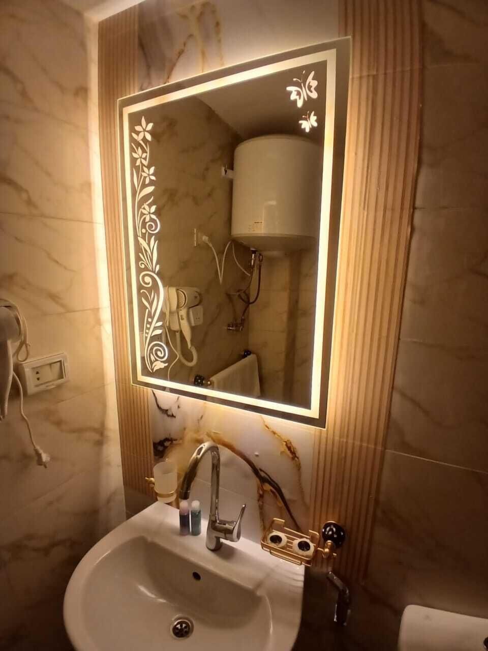 Deluxe Room | Bathroom | Free toiletries, hair dryer, bathrobes, slippers