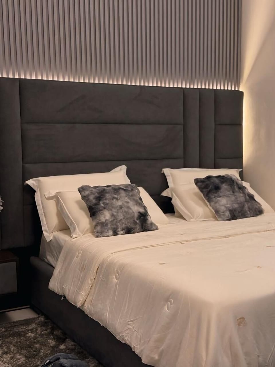 Luxury Apartment, City View | 1 bedroom, desk, laptop workspace, soundproofing