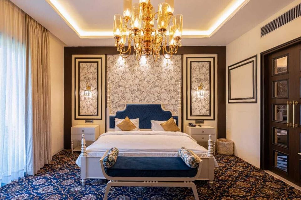Elegant Villas | In-room safe, blackout drapes, WiFi (free)