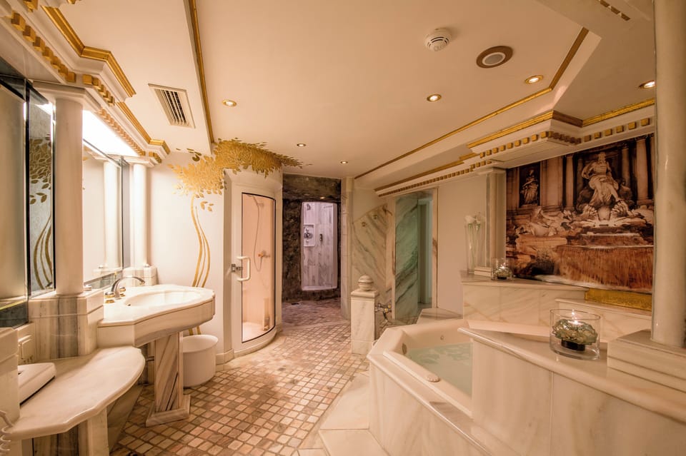 Couples treatment rooms, sauna, hydrotherapy, aromatherapy