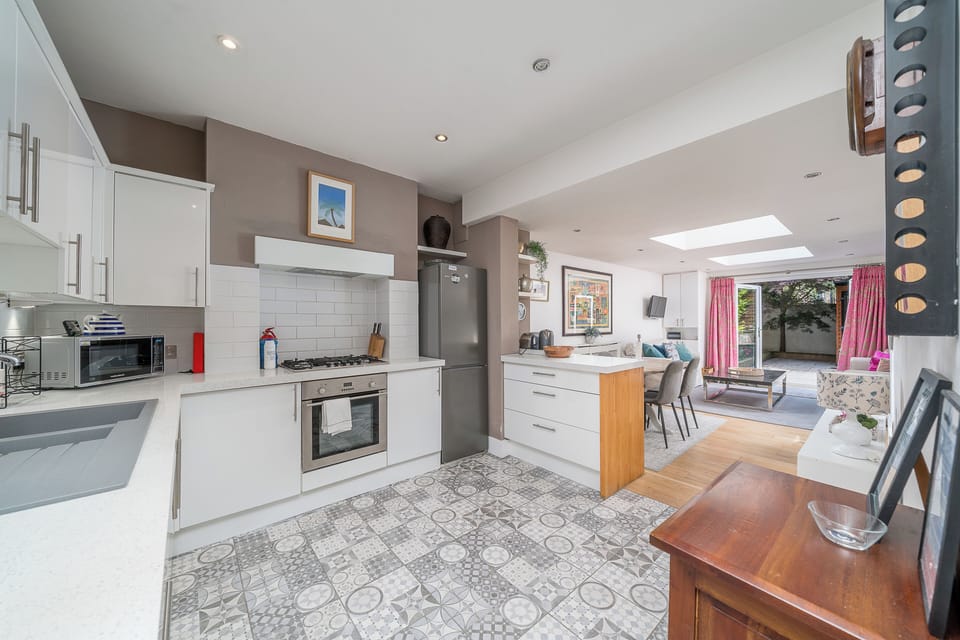 Comfort Apartment, City View | Private kitchen | Coffee/tea maker, electric kettle, toaster