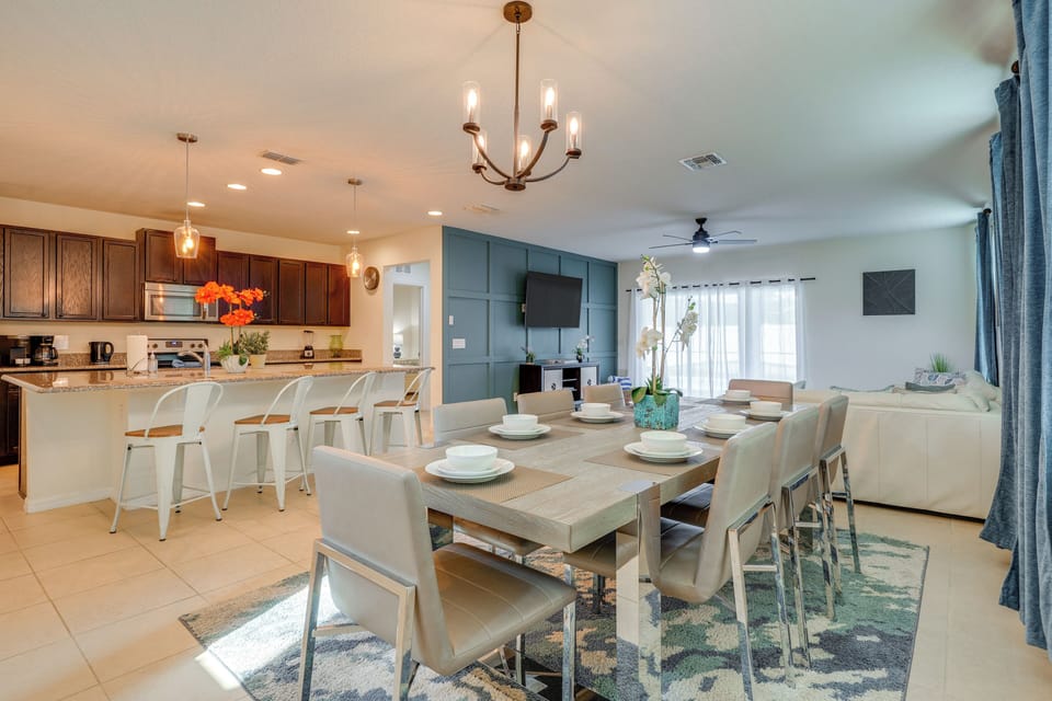 House (6 Bedrooms) | Front of property