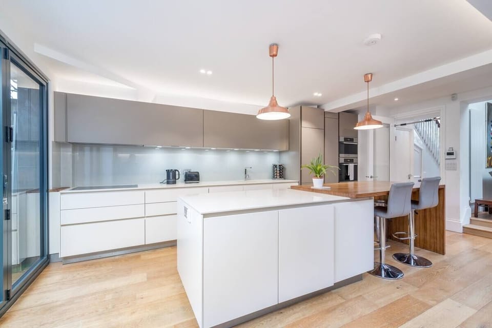 Luxury Apartment, City View | Private kitchen | Coffee/tea maker, electric kettle