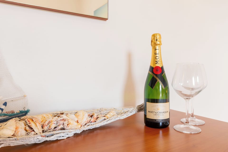 Apartment, 2 Bedrooms, Smoking, Balcony | Food and drink
