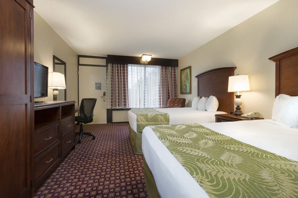 Premium bedding, pillowtop beds, in-room safe, desk
