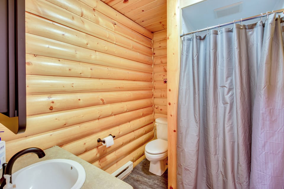 6 Mi to Spider Lake ATV Trails: Cabin w/ Fire Pit Cottage in Minnesota