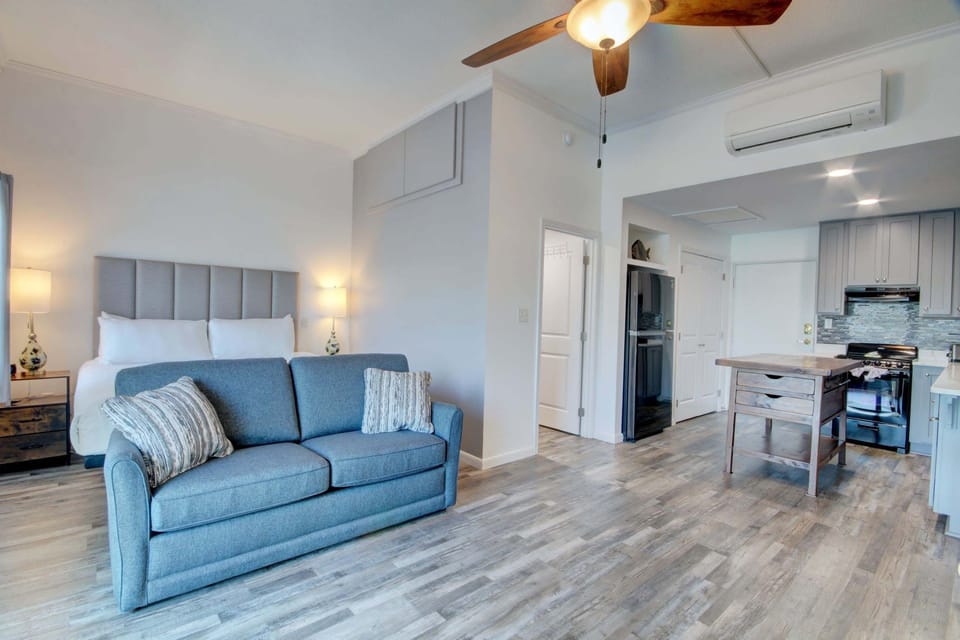 Studio | Living area