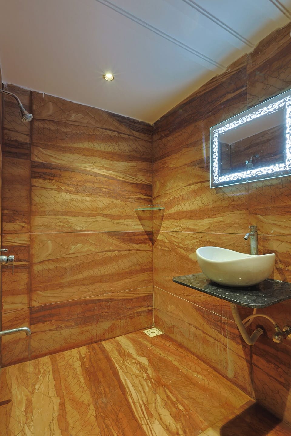 Deluxe Double Room | Bathroom